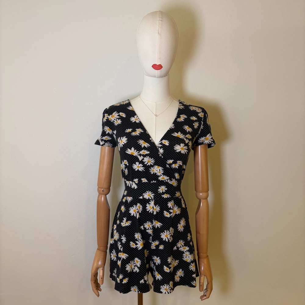 H&M Divided Daisy Floral Knit Romper Black XS